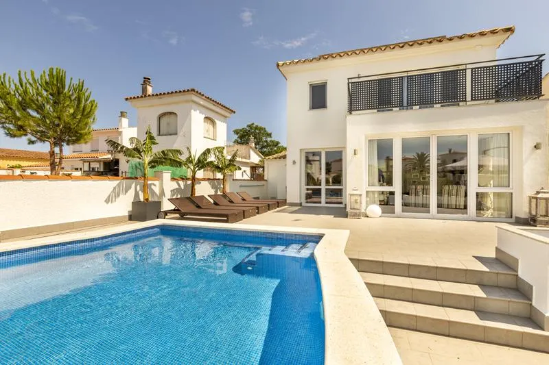 Villa moderne  4 chambres , piscine privée, proche plage. - Image 1