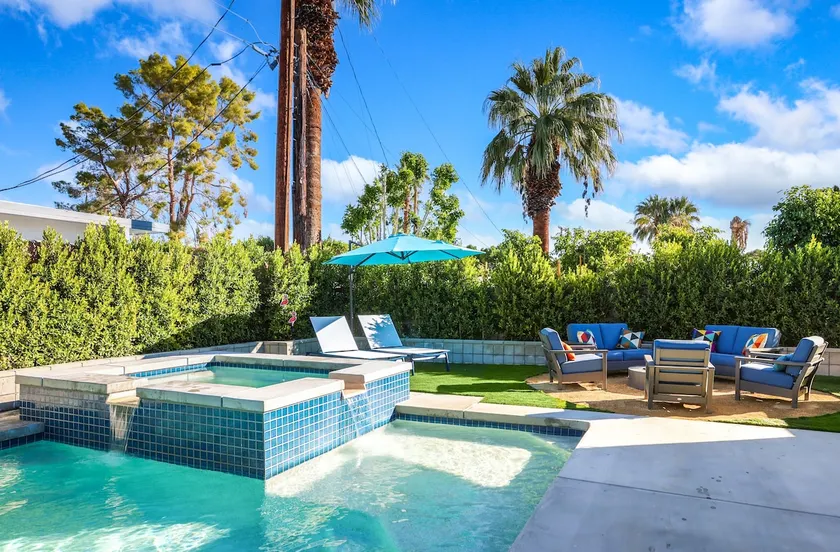 Luring Palms Oasis - Image 1