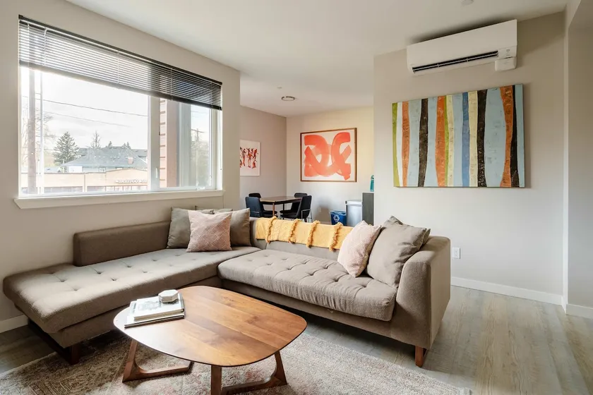 Midcentury Apartment - 2BR/1BA - Hawthorne - Image 1