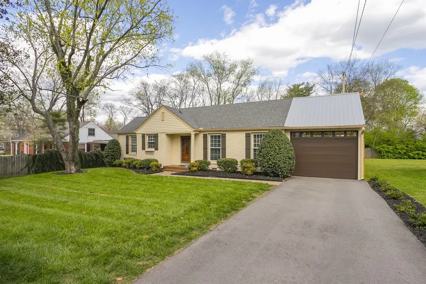 Backyard Oasis 4 Miles til Downtown! Spabad, Fire Pit, spil! - Image 1