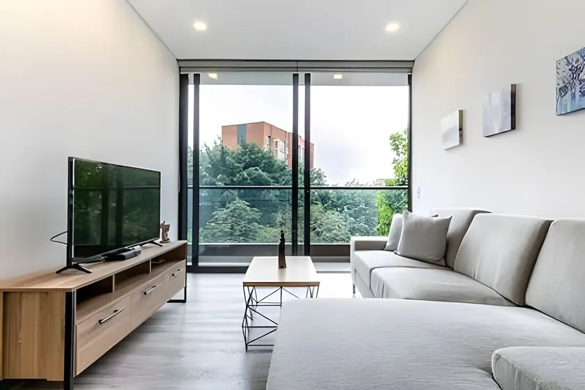 Class Suites 503 - A bright and spacious apartment with a pool - Image 1