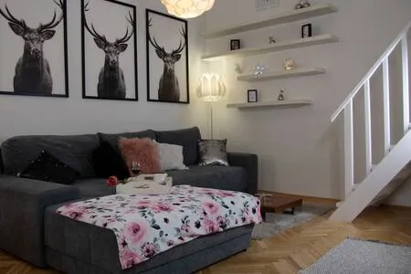 Downtown Apartment Budapest - Image 1