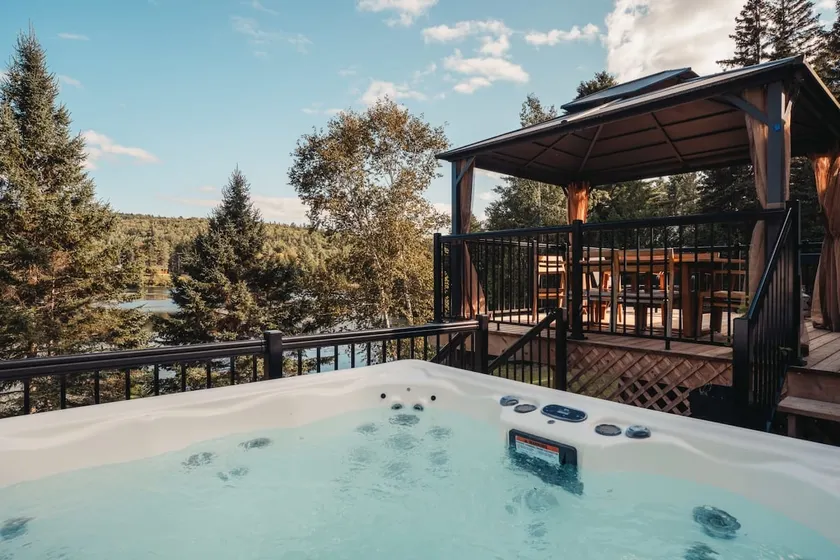 Beautifull Lakefront with Spa. - Image 1