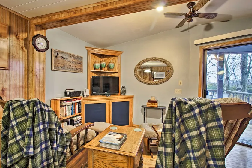 Rustic Stockton Lake Cabin Half-Mile to Lake! - Image 1