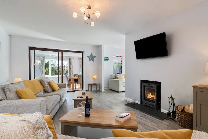 Sêr Môr - Log Burner, Peaceful Cottage, Dog Friendly - Image 1