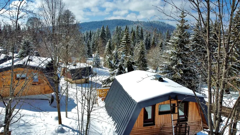 Unusual and cocooning, skis on your feet - Image 1