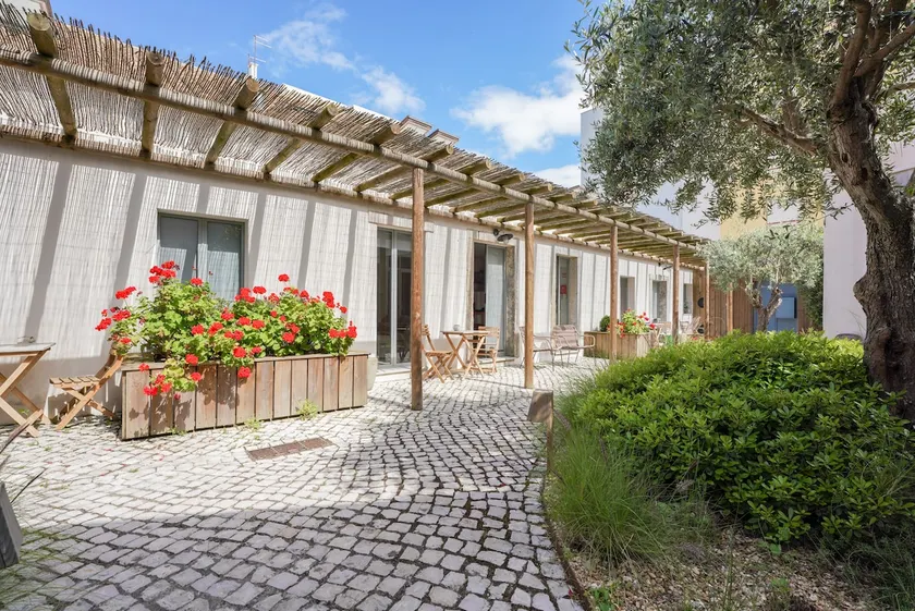 Charming design house in Montijo with garden - 41 - Image 1