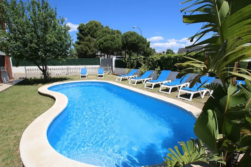 Voll ausgestattete charmante Wohnung mit Terrasse, Grill und Pool | Nah am Strand | Haustiere erlaubt - Image 1