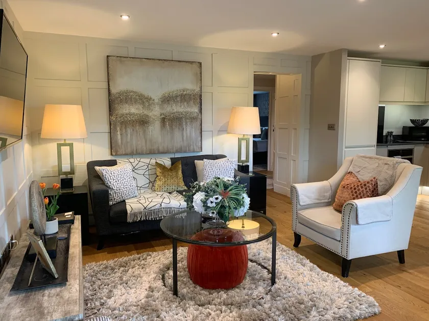 #8 Brunel House Luxury Apartment in Great Malvern - Image 1