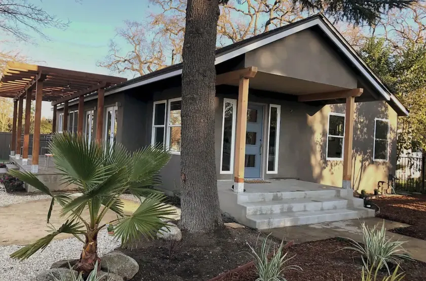 Park and 8th-Just 3 blocks to Downtown Paso! - Image 1