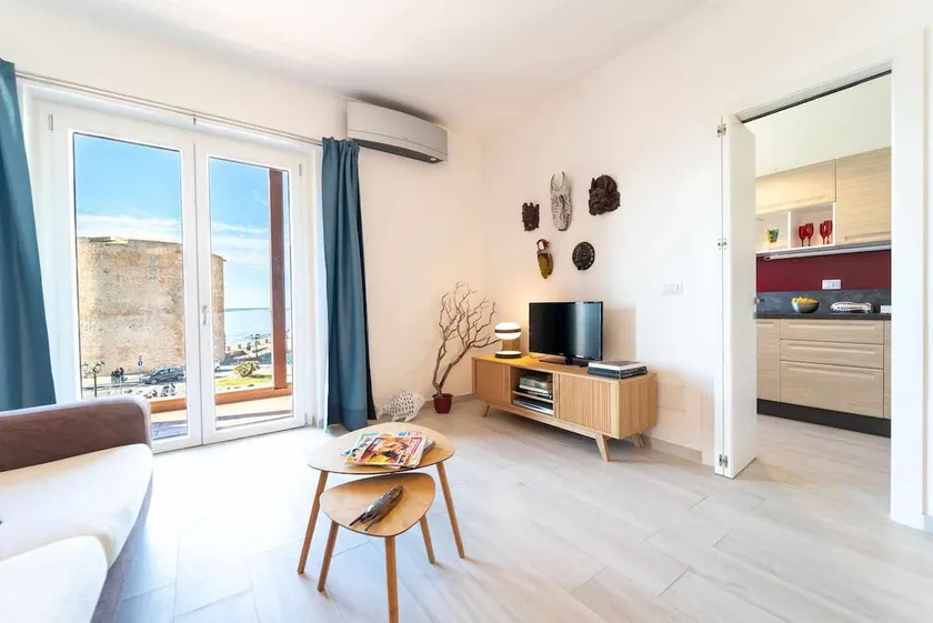 Apartment with sea view, city center. - Image 1