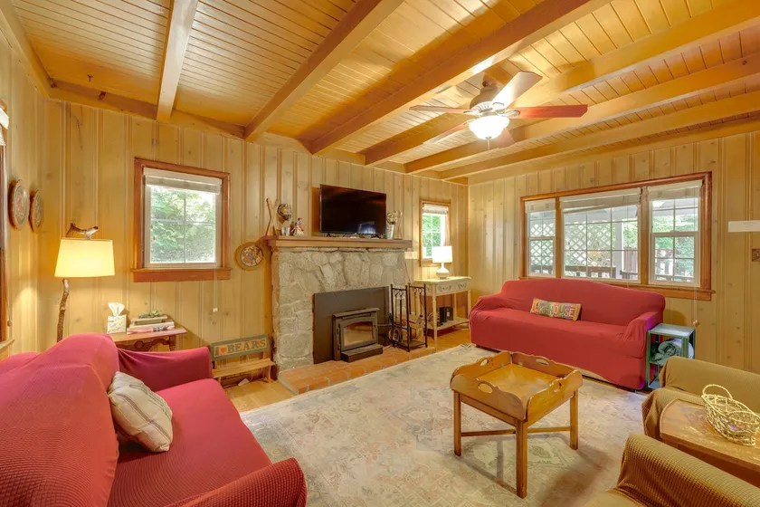 Vintage 'Snow White' Cottage ~ 2 Miles to Village! - Image 1
