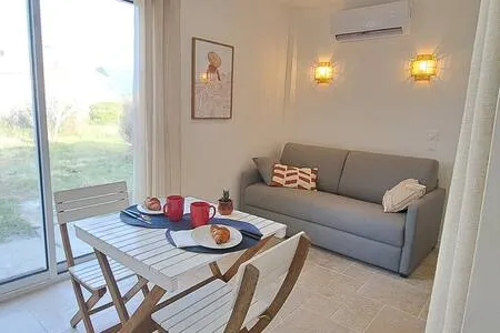 Cozy studio in a peaceful garden - Image 1