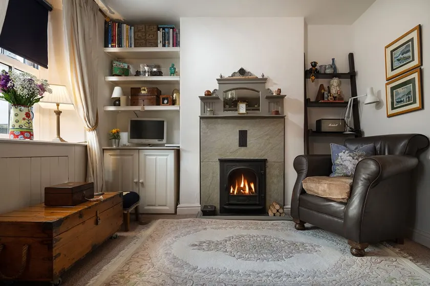 White O'Morn, quaint cottage in Conwy, North Wales - Image 1