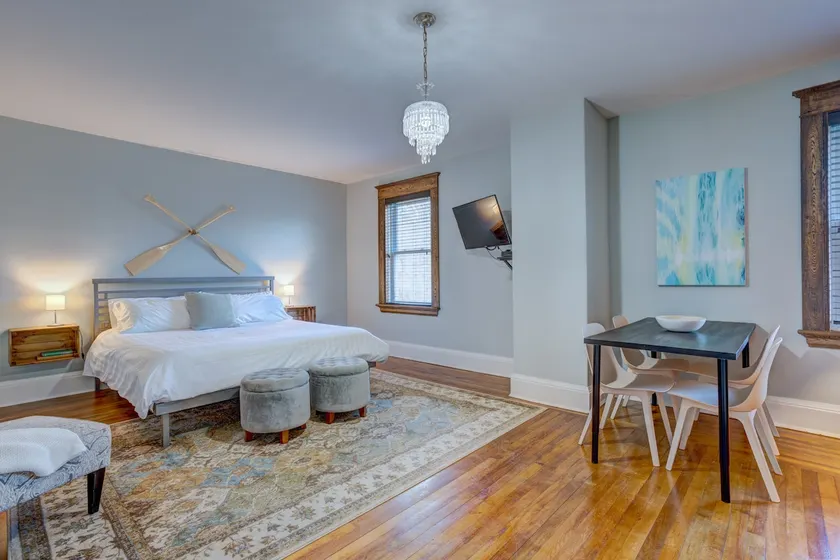 Romantic Getaway w/ King Bed in Historic Lunenburg - Image 1