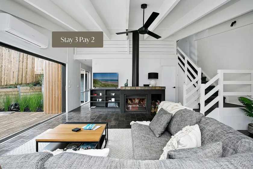 Lola on Lever Blairgowrie - Image 1