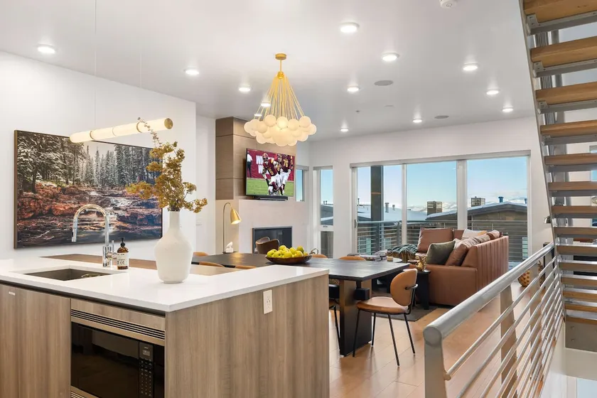 Apex Residence by All Seasons Resort Lodging - Image 1