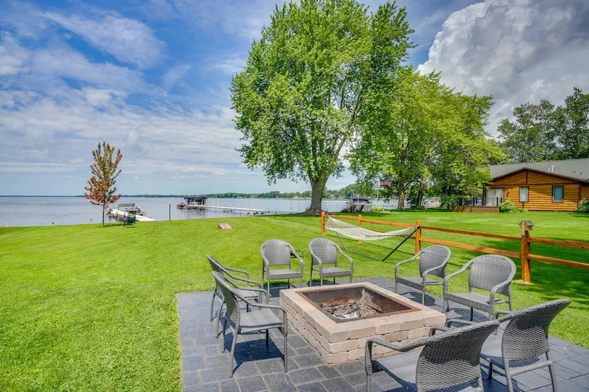 NY! Shawano Lake Getaway - Walk to Boat Launch! - Image 1