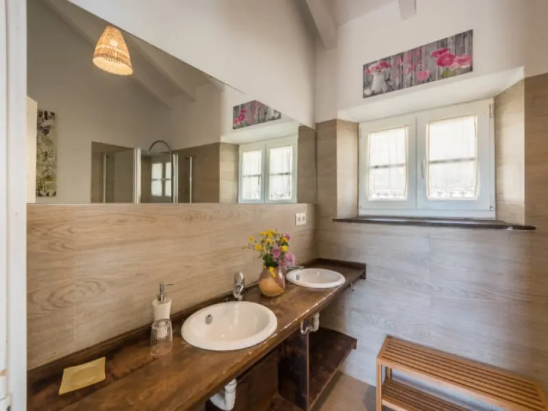 Three-bedroom cabin - Image 1