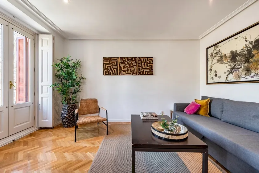 Modern & Bright - 1BD 1BTH - Justicia - Image 1