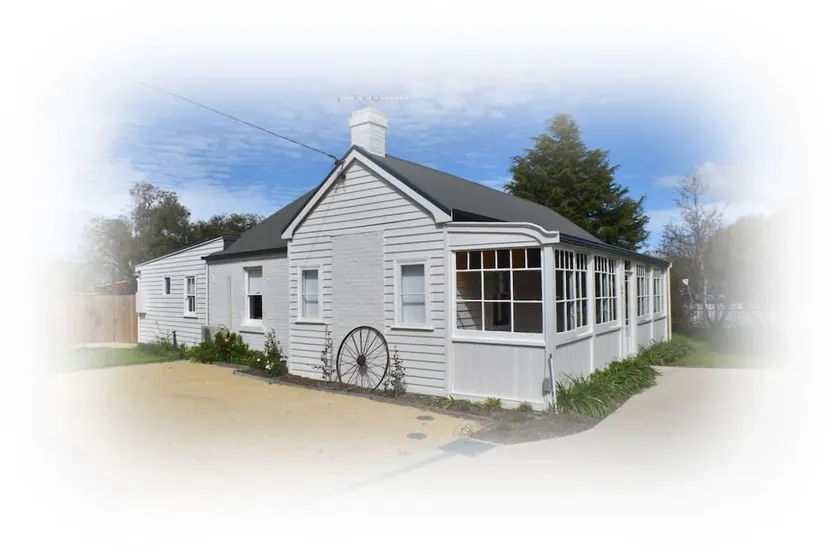 The Baker's Cottage in the Heart of Richmond Sleeps 6 - Image 1