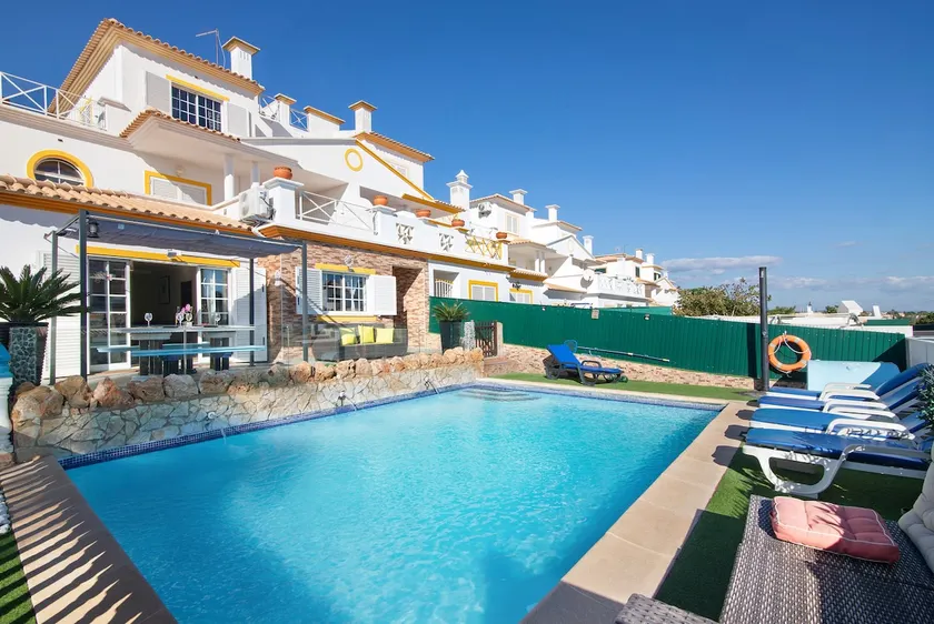 Villa méditerranéenne \"Calipso\" avec Wi-Fi, terrasse et piscine - Image 1