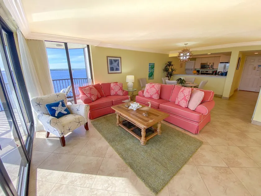 Sanibel Harbour Resort - 511: Wrap Around Lanai - Image 1