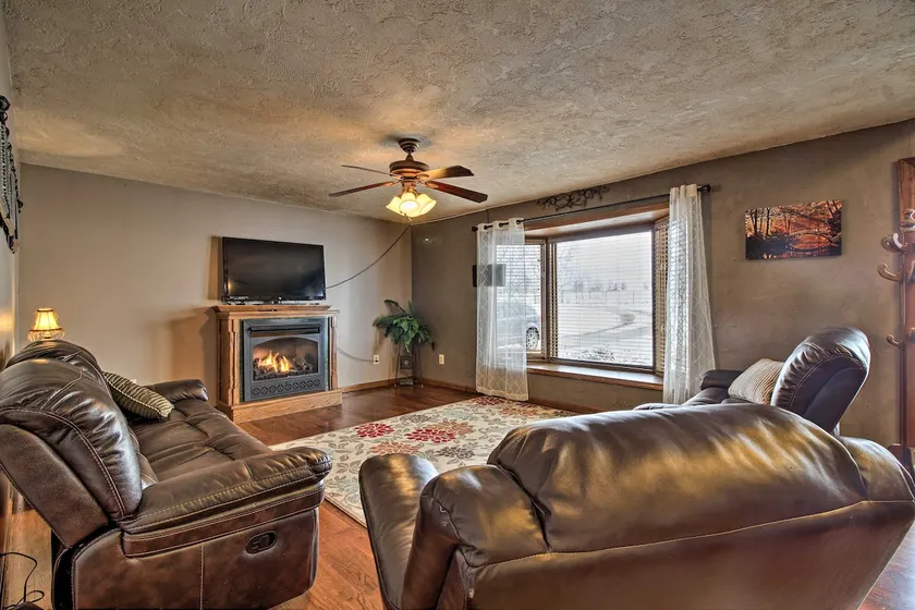 NY! Tranquil Family Home - 14 mi til Springfield! - Image 1