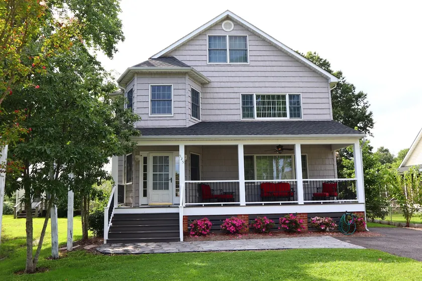4BR Colonial Beach Retreat *Beach *Porch *Fire Pit - Image 1
