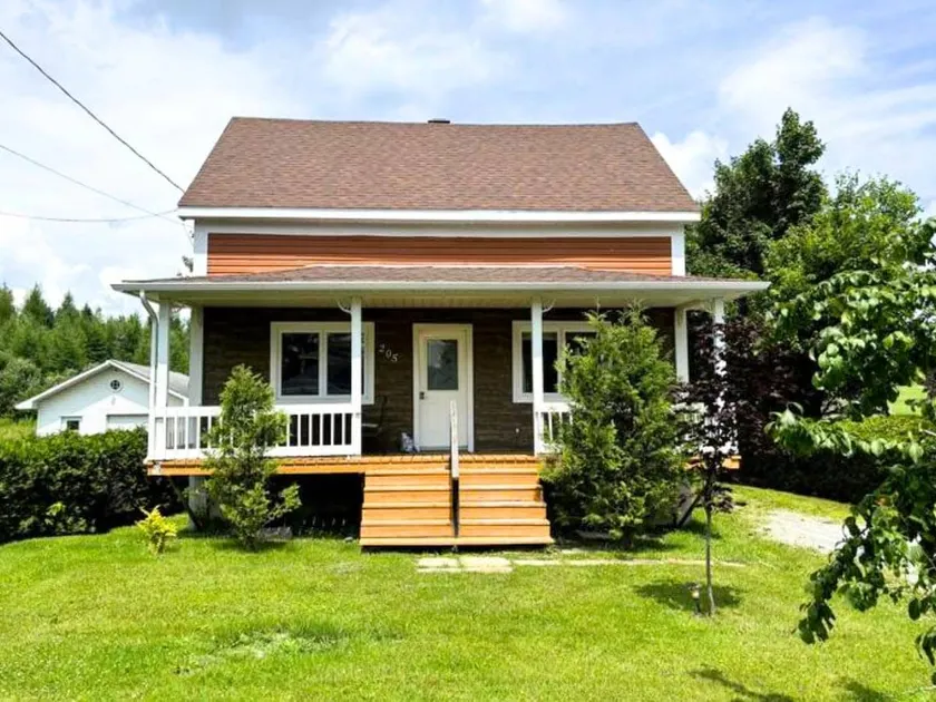 Chalet 205 – 3 bathrooms - Electric charging station - Image 1