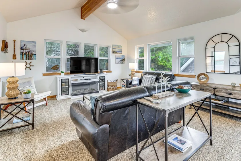 Rockaway Beach Home m / boblebad: 4 blokke til stranden! - Image 1