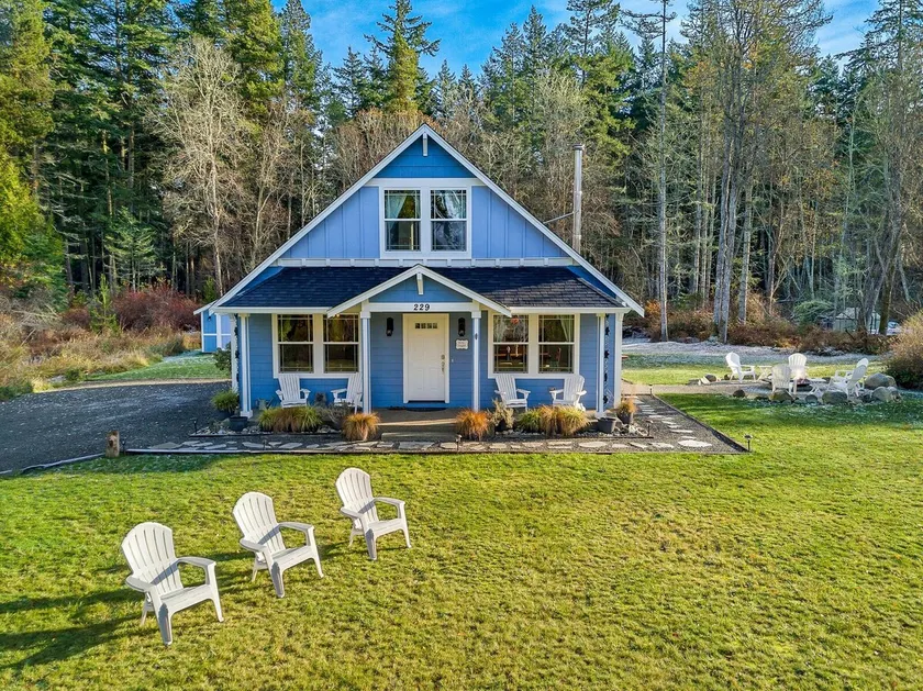 Charmerende Cottage nær Roche Harbour! Nyligt noteret! (Blue Sea Bungalow) - Image 1