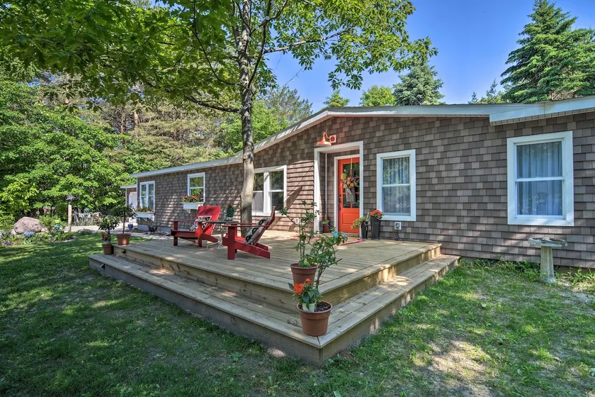 Woodland Retreat: Near Trails, Golf & Wineries! - Image 1