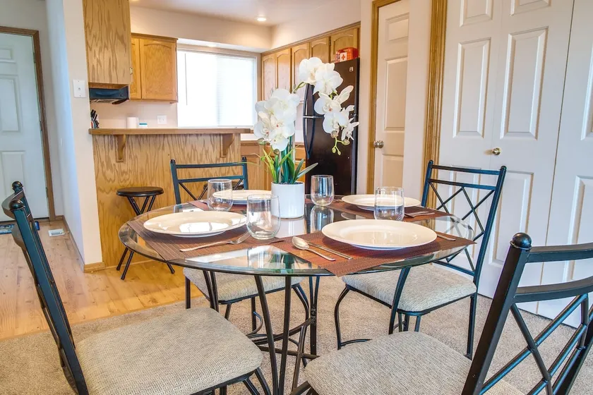 Cozy Meridian Home * HULU * W/D * 12 Min to Boise - Image 1