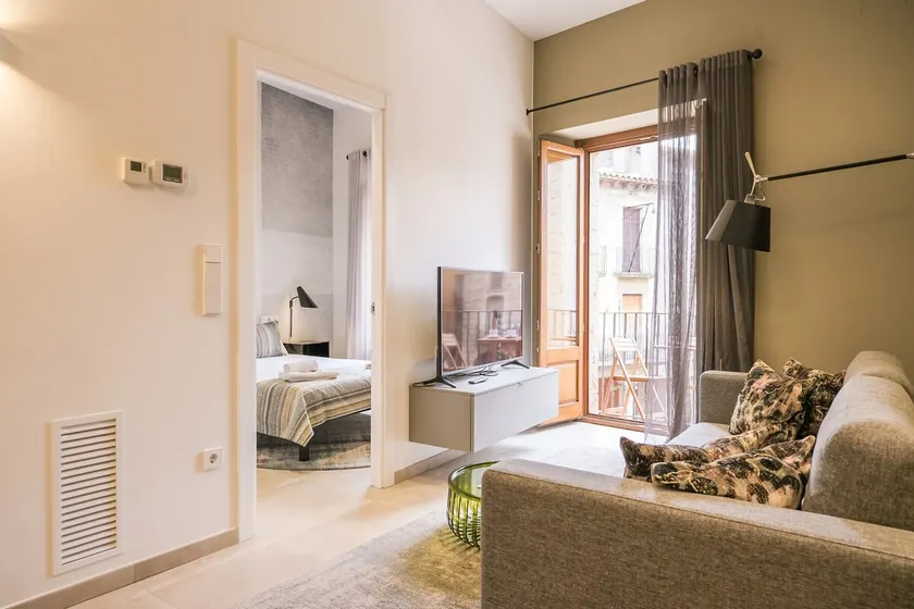 Can Bona Casa - Apartment overlooking the square - Image 1
