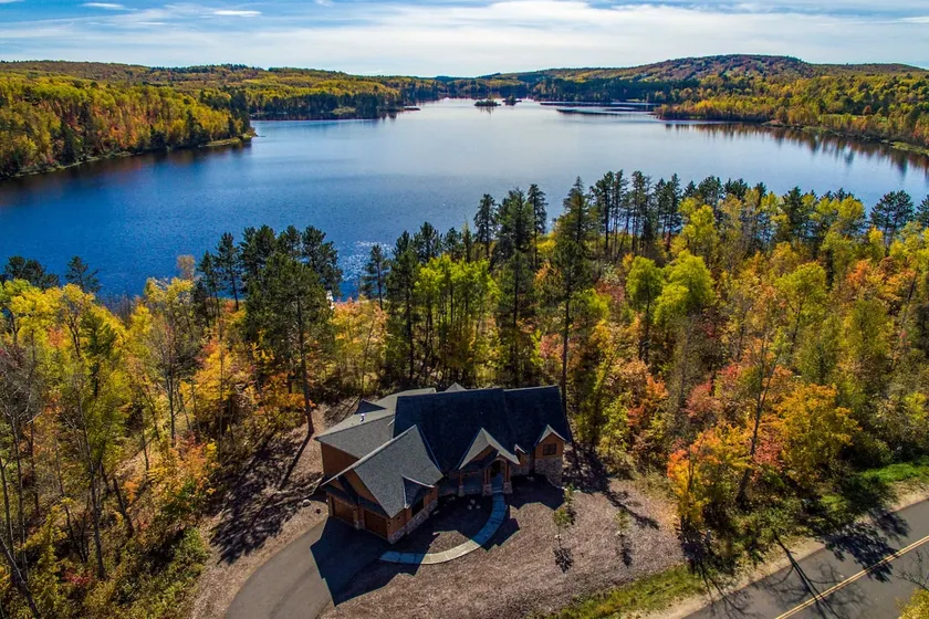 Lakefront Retreat at Giants Ridge: Golf, Hike, Ski - Image 1