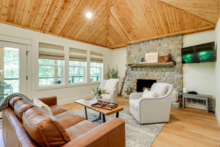 Spacious Home on Beaver Lake w/ Deck & Fire Pit! - Image 1