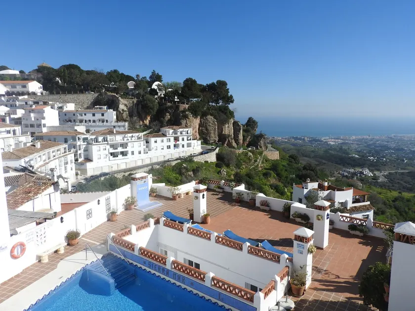 Apartment Sierramar - Image 1