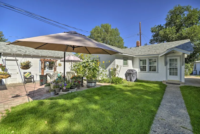 Well-Equipped Cody Cottage: 2 Mi to Cody Rodeo! - Image 1