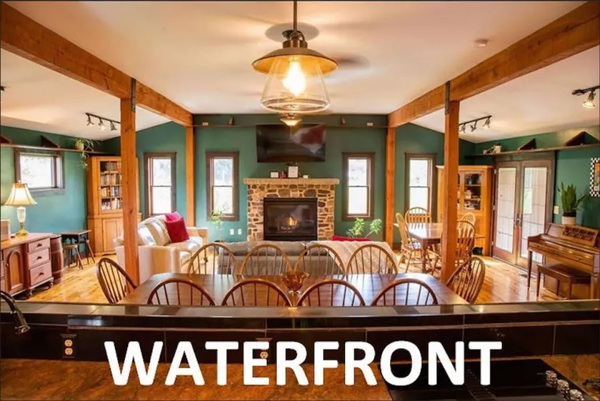 The Maury River House: A Waterfront Luxury Country Experience - Image 1