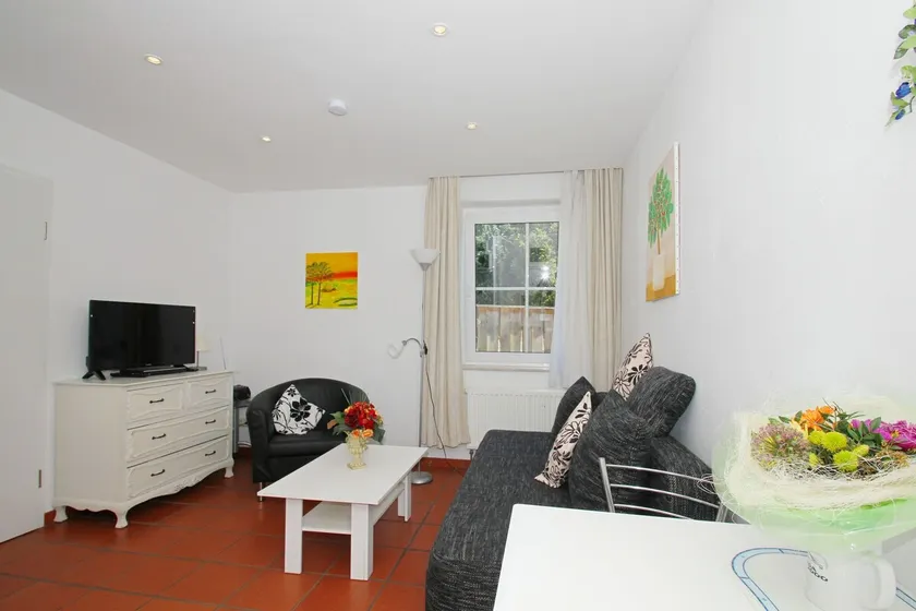 Apartment-Traditional-Private bathroom-WG5 - Image 1