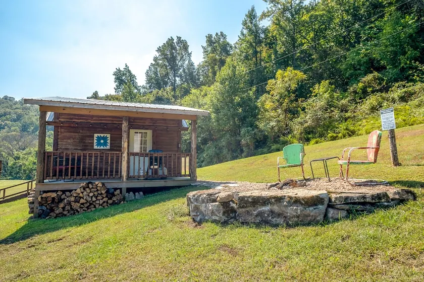 Cabin-ette at the Creek ~ a Tiny Ozark Getaway - Image 1