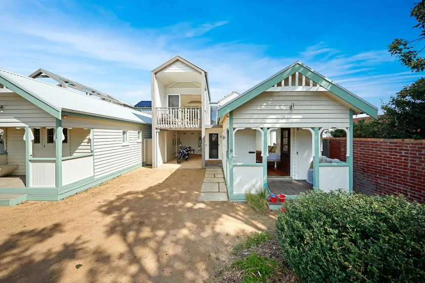 Ballara #8 Boathouse - Image 1