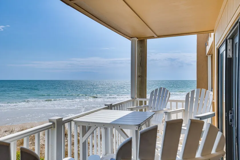 Oceanfront condo for 4 in North Topsail Beach, perfect for a relaxing getaway! - Image 1