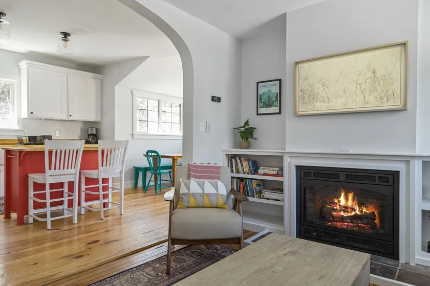 4-minutes to Sugarbush, steps to Warren Village! - Image 1
