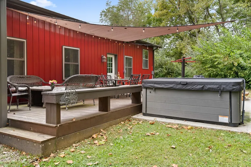 Red Fox Hollow - Image 1