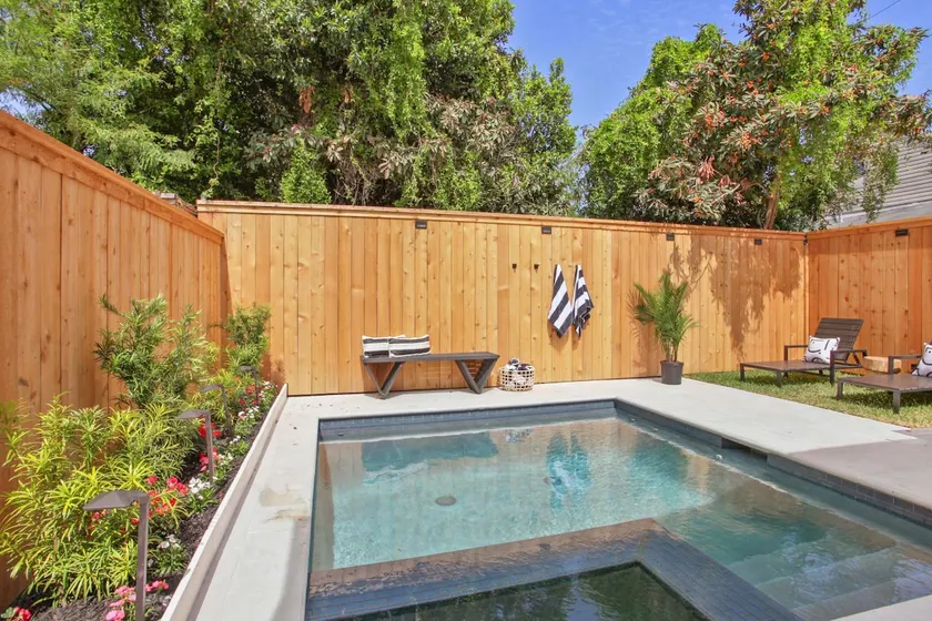 Relaxing Home with Heated Pool & Spa - Image 1