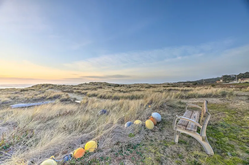 Sanderling Sea Cottages, Unit 2: Walk to Coast! - Image 1