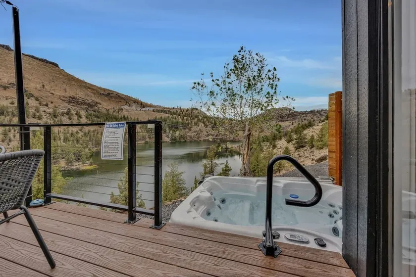 Lake Simtustus-B12 Tiny Home - Image 1