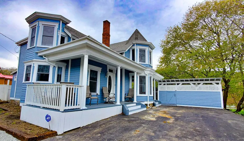 The River House - Historic Retreat in the Heart of Ohiopyle! - Image 1